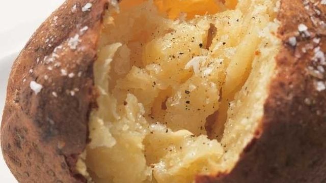 Сколько готовить картошку в духовке: полезные советы