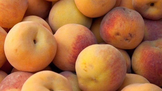 Как заморозить персики и сливы